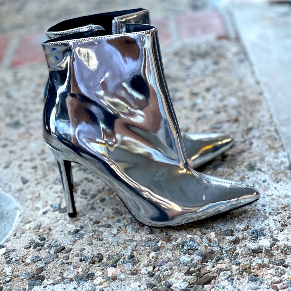 chrome heels brand new never worn 6.5